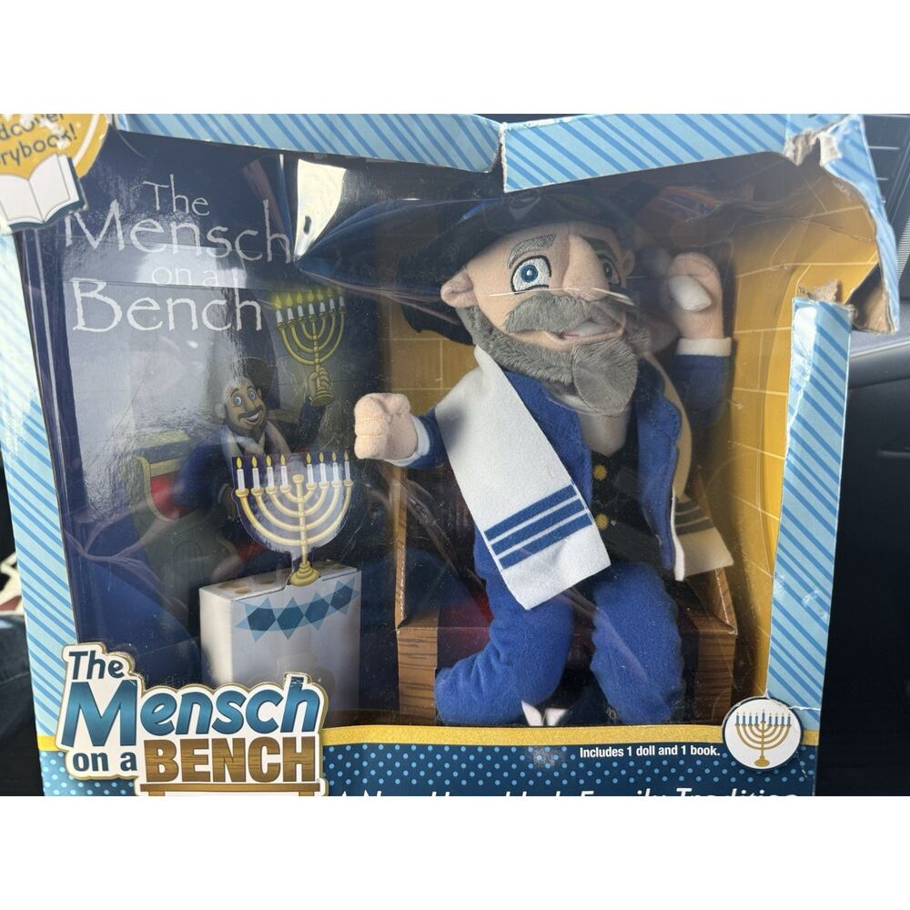 The Mensch on a Bench Plush Doll w Hardcover Book Hanukkah Tradition. Box Damage